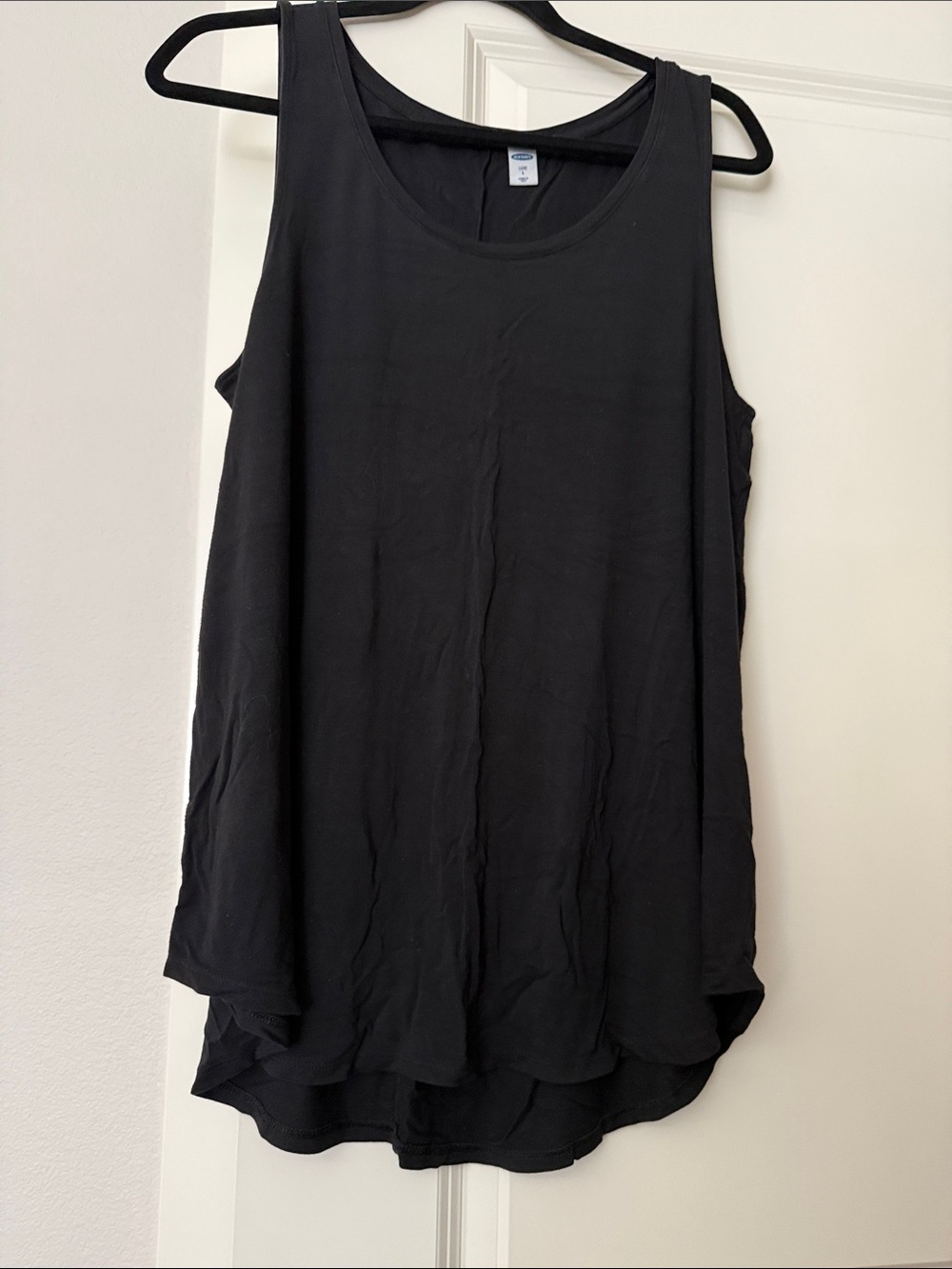 Old Navy Black Scoop Neck Sleeveless Tank with Layered Hem